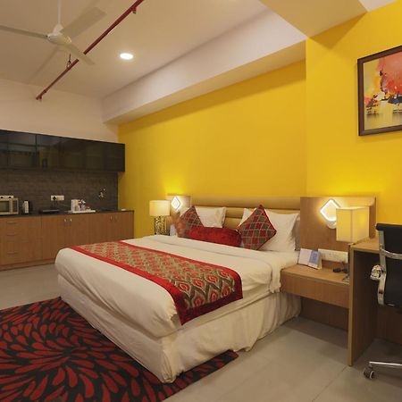 Hotel Downtown Gandhinagar Exterior foto