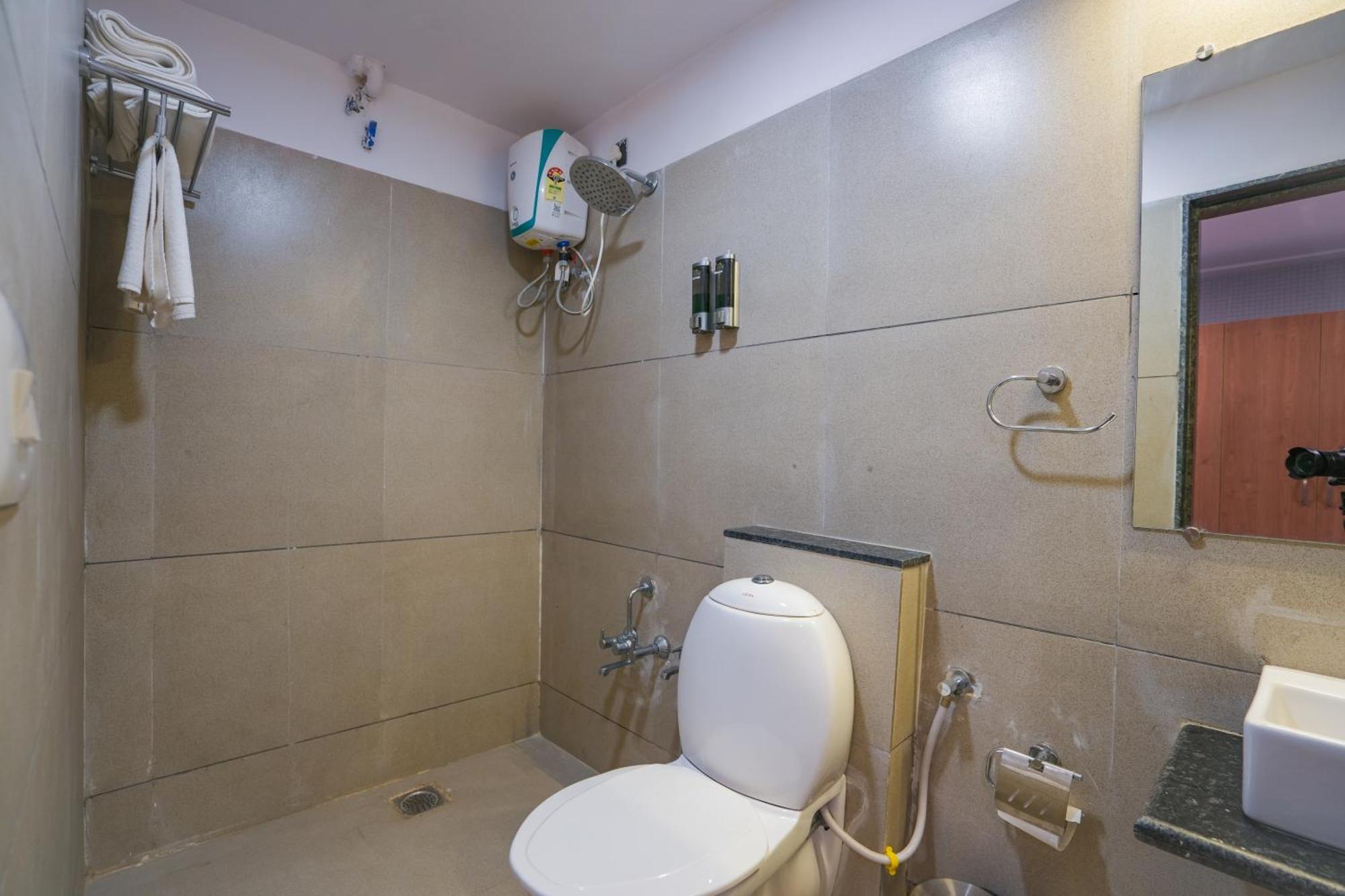 Hotel Downtown Gandhinagar Exterior foto