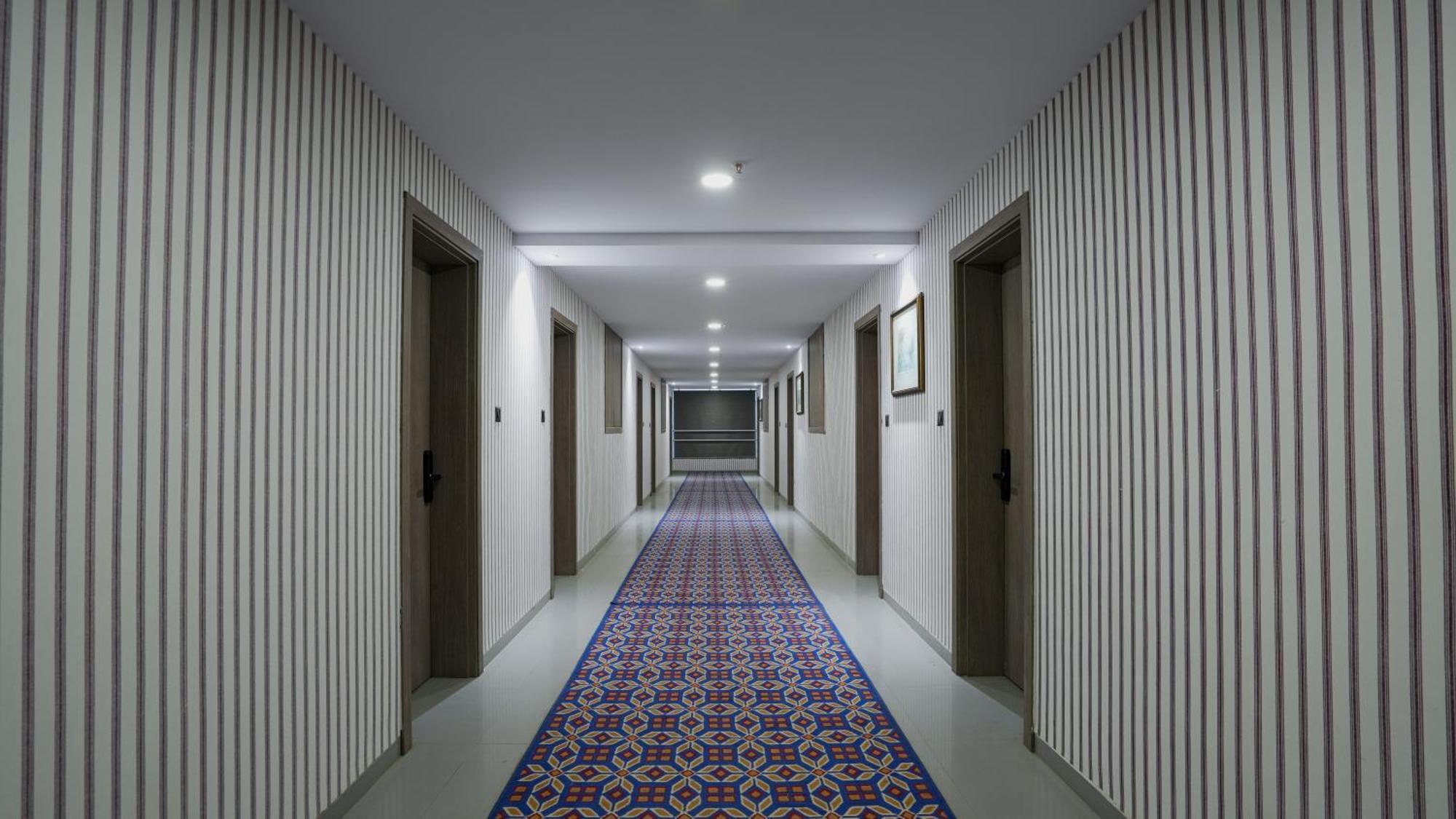 Hotel Downtown Gandhinagar Exterior foto